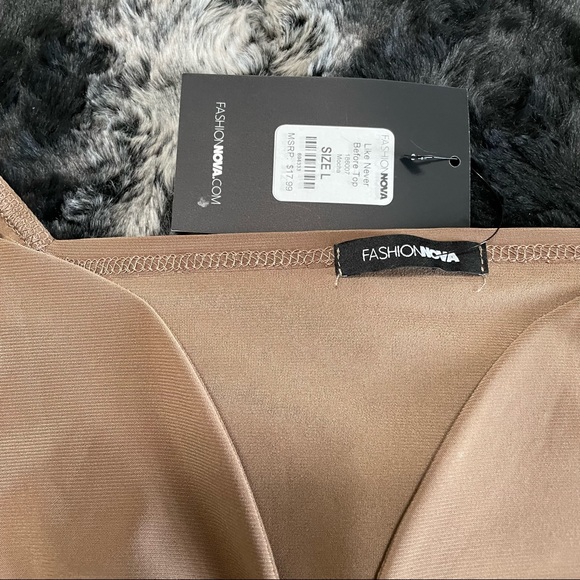 💥Fashion Nove Nude Off the Shoulder Crop Top💥 - Picture 2 of 3